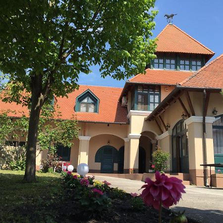 Balatonkeresztúr Garden Panzio Bed & Breakfast エクステリア 写真